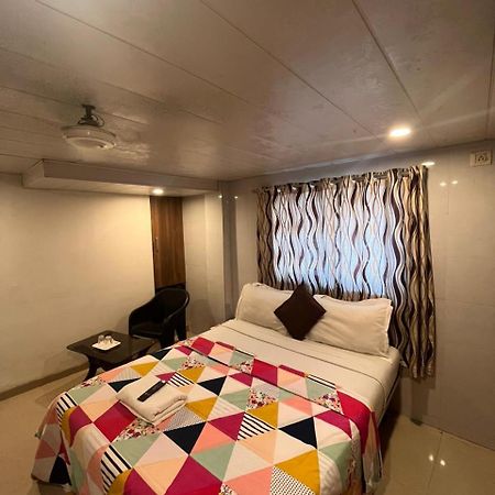 Hotel Havana ムンバイ エクステリア 写真