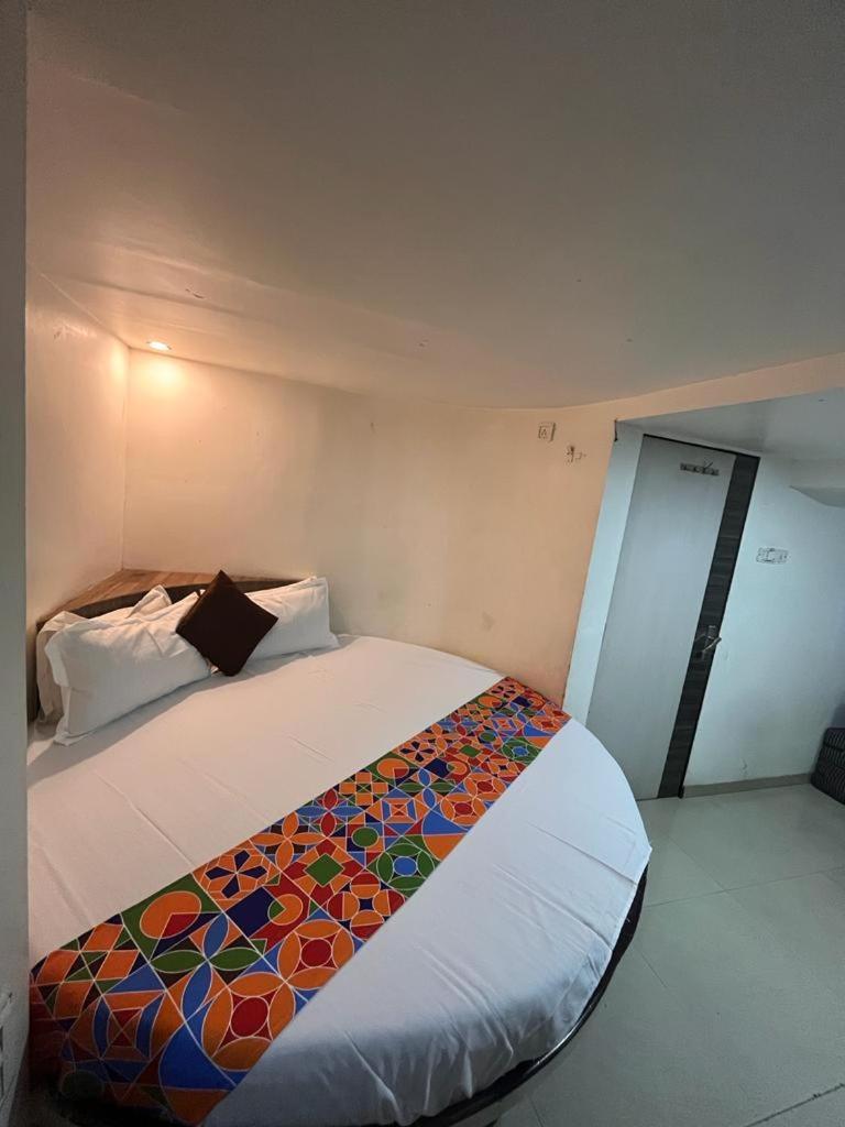 Hotel Havana ムンバイ エクステリア 写真